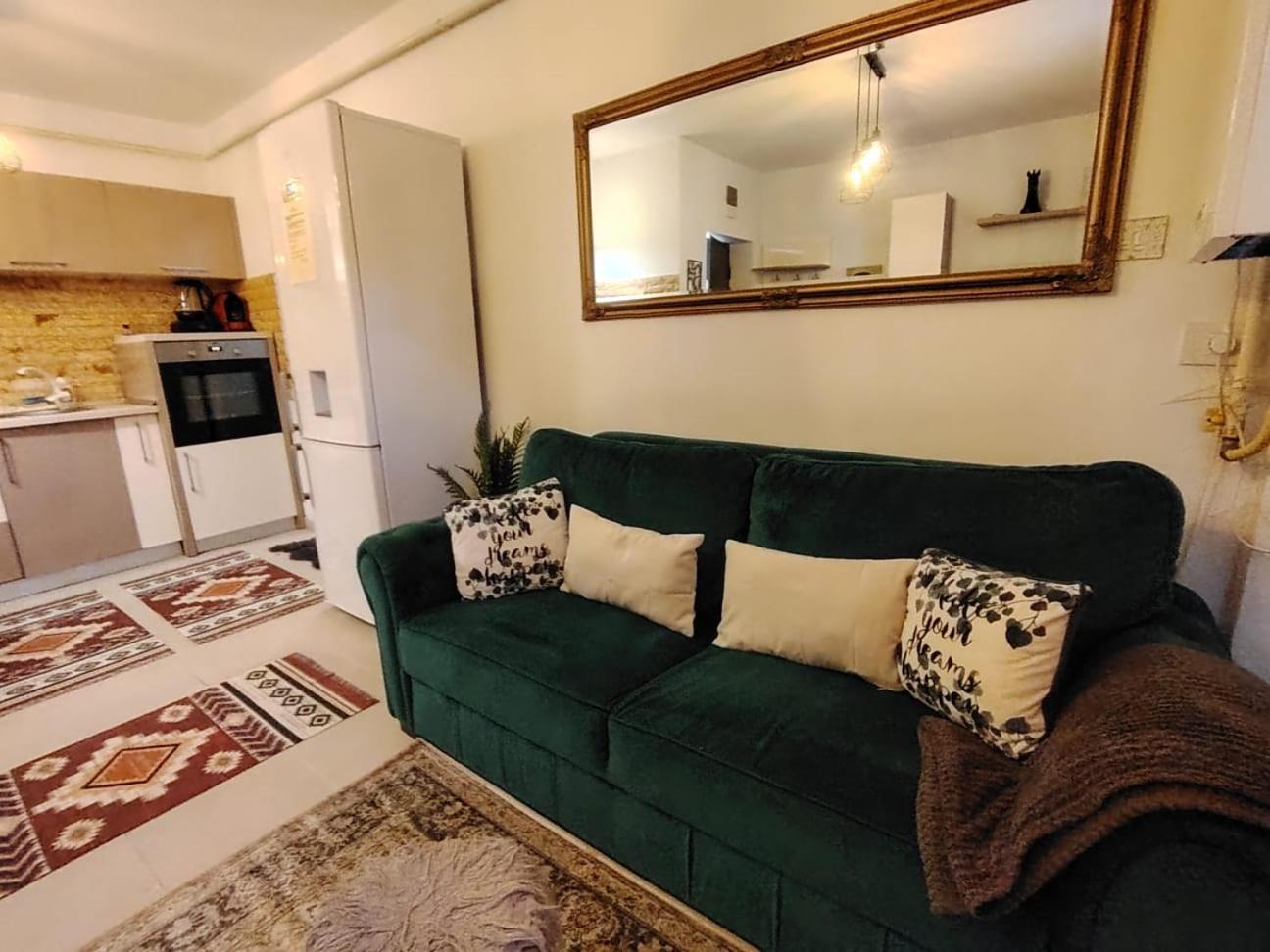 Charm 2 Palas Apartment Ясси Екстер'єр фото
